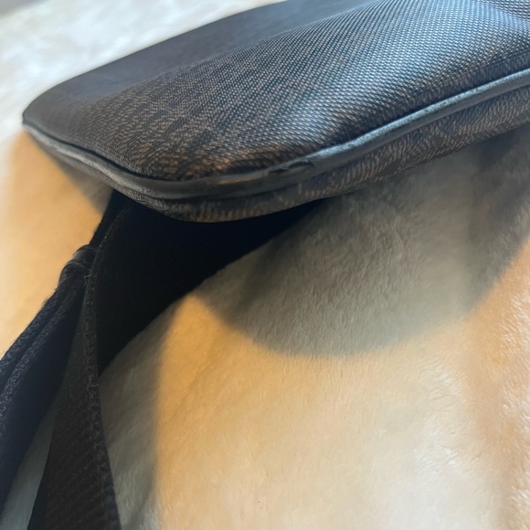 SAINT LAURENT
Monogram Canvas Flat Messenger Bag - Picture 9 of 13